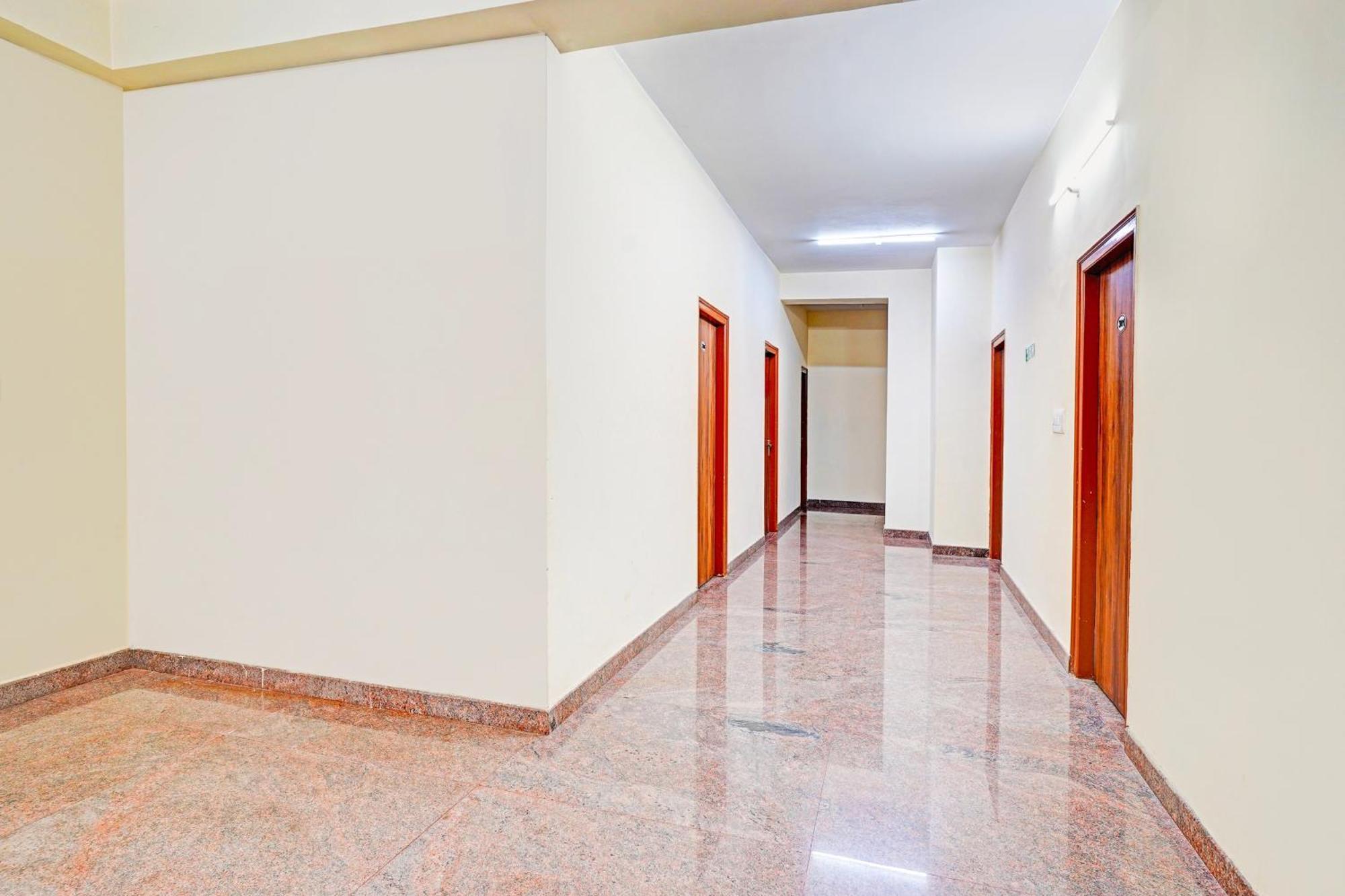 Super Hotel O Srigandhakavalu Formerly Chamundeshwari Lodging Jālahalli 외부 사진