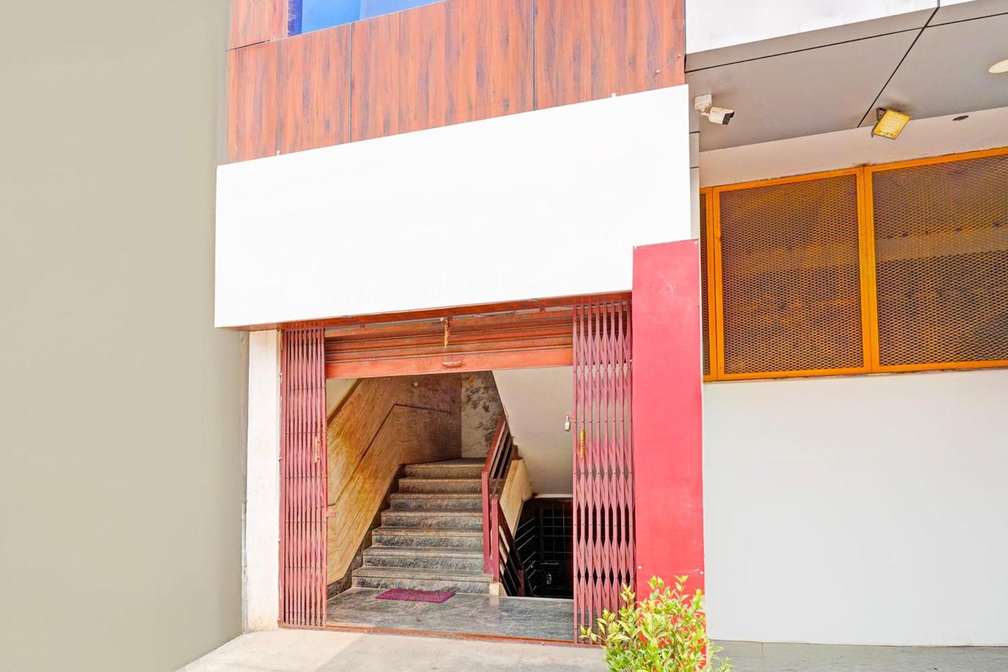 Super Hotel O Srigandhakavalu Formerly Chamundeshwari Lodging Jālahalli 외부 사진